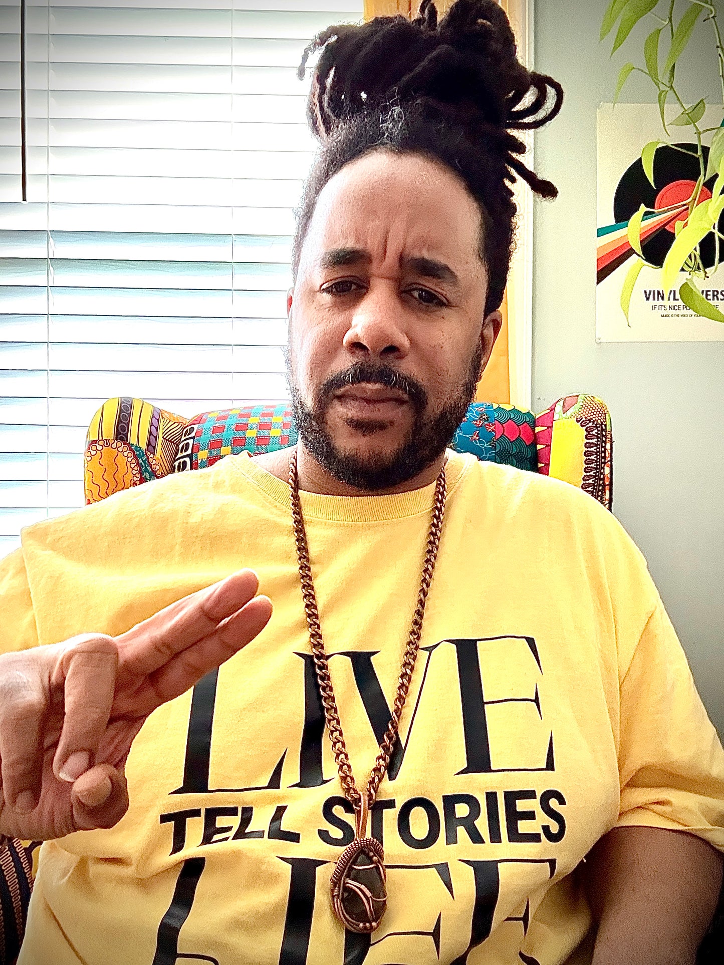 0... John Robinson’s Storyteller Tee